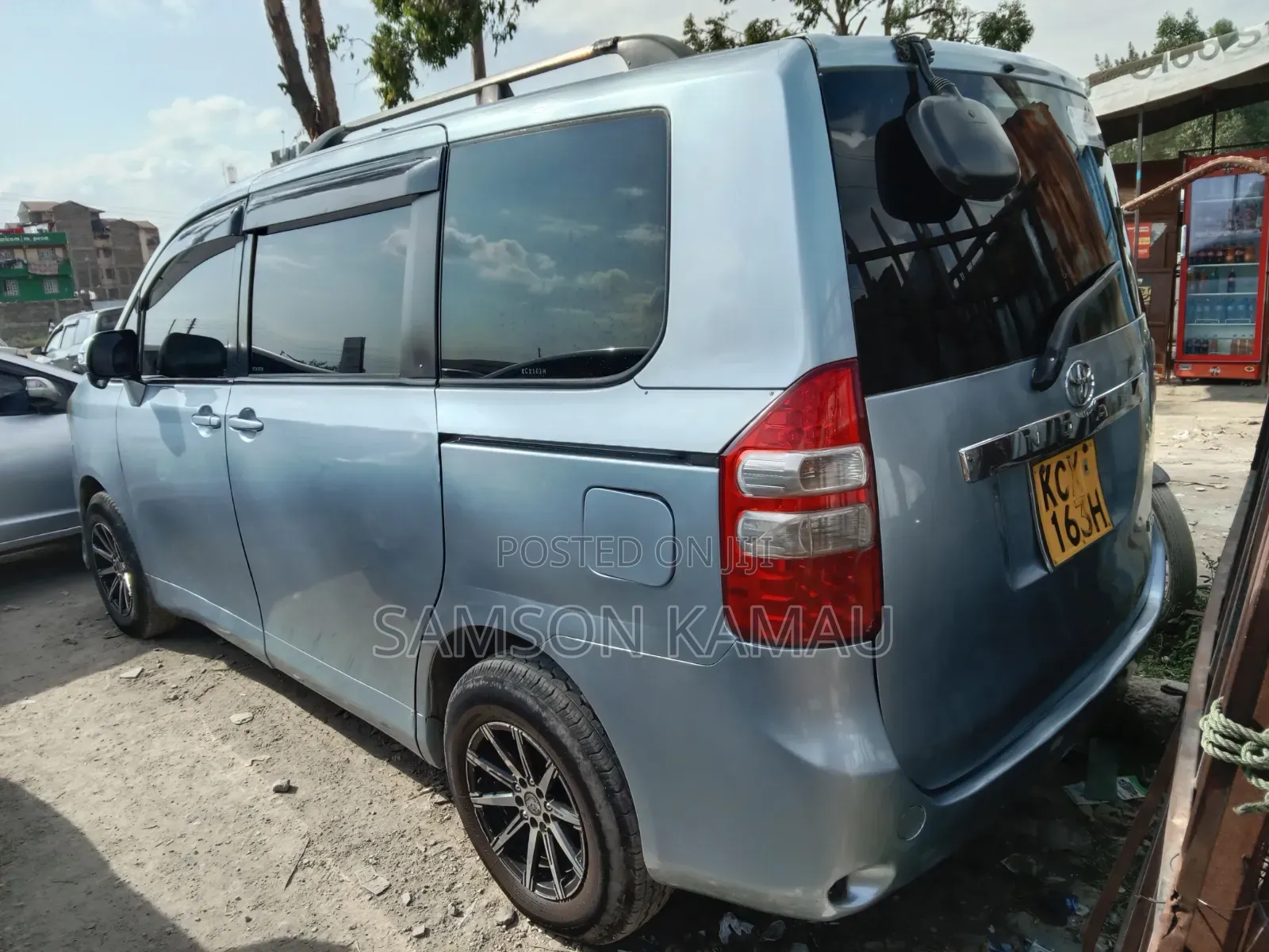 Toyota Noah 2012 Blue