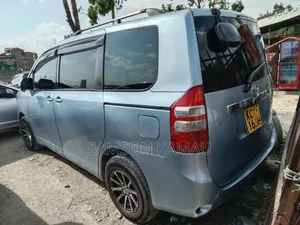 Toyota Noah 2012 Blue