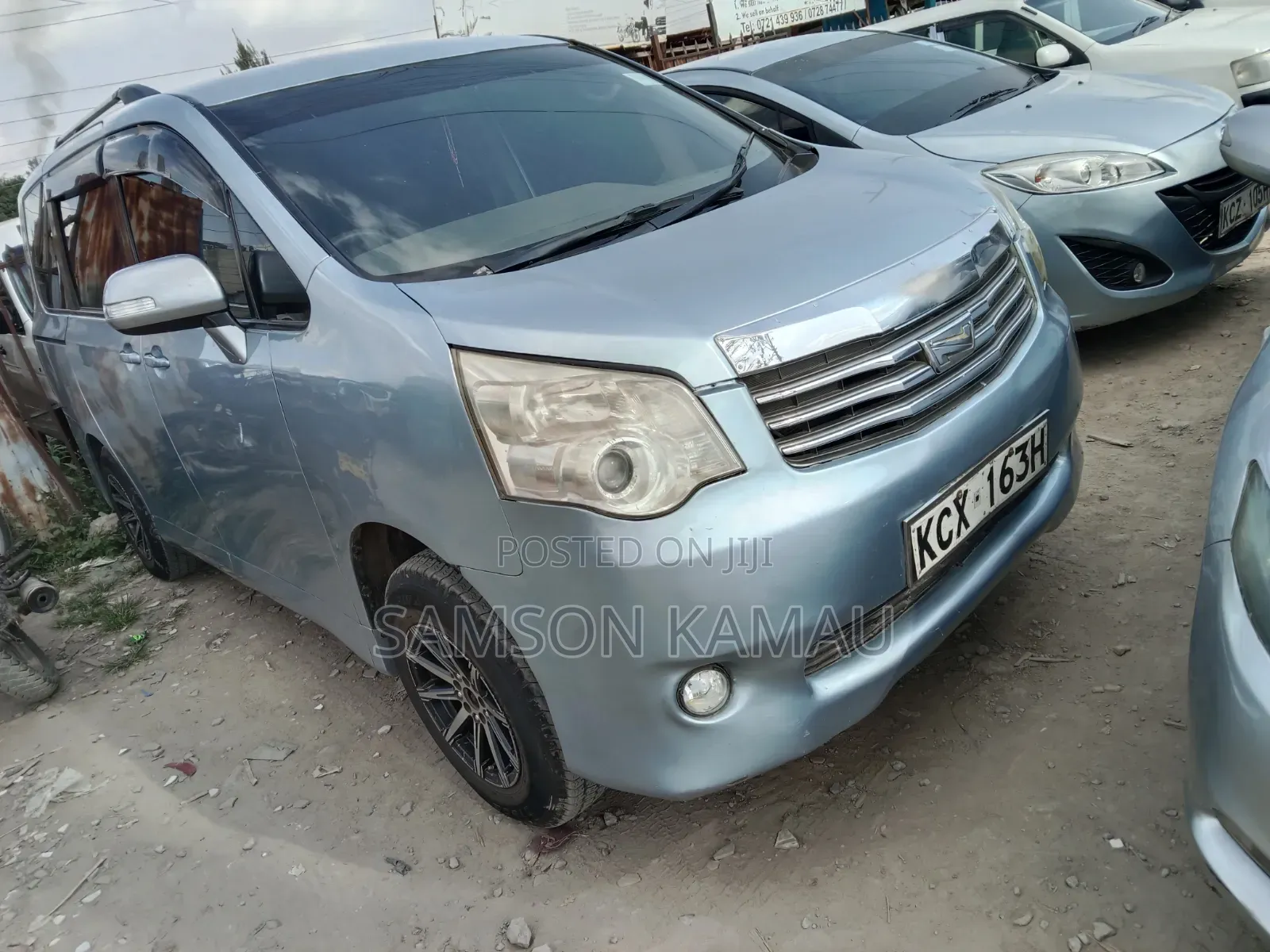 Toyota Noah 2012 Blue