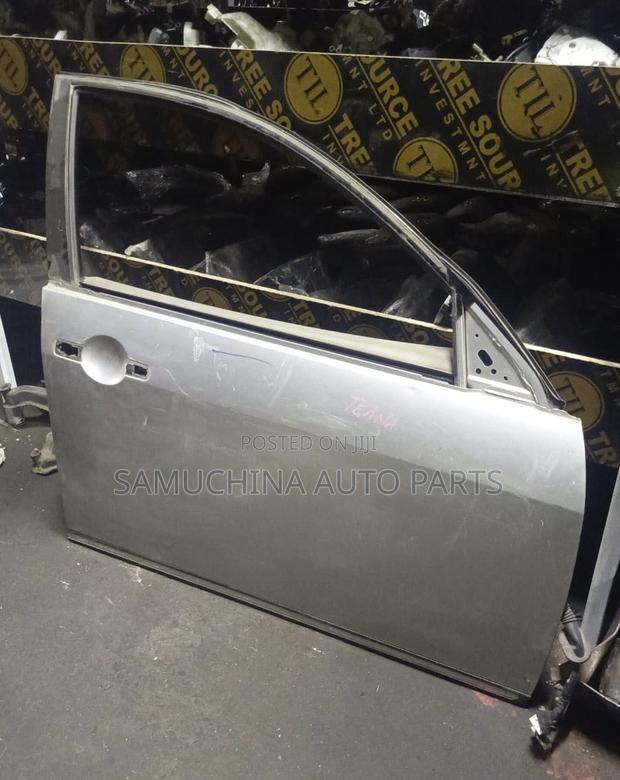 Door Nissan Teana