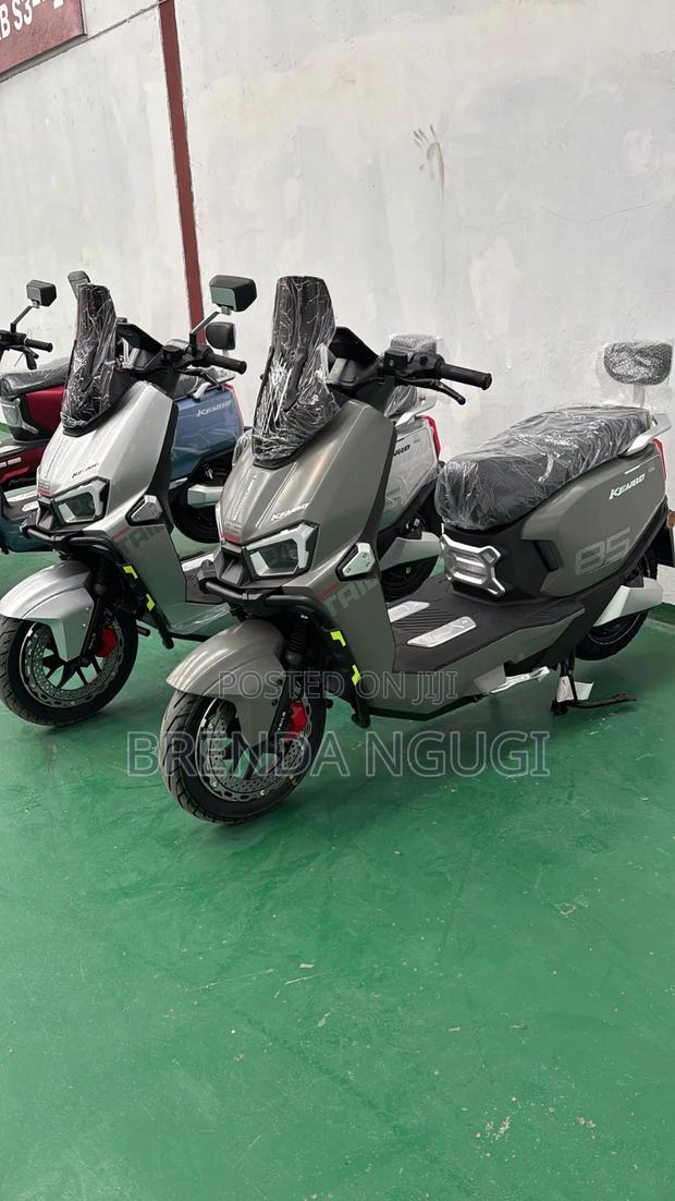 New Motorcycle 2025 Silver - thumbnail 2