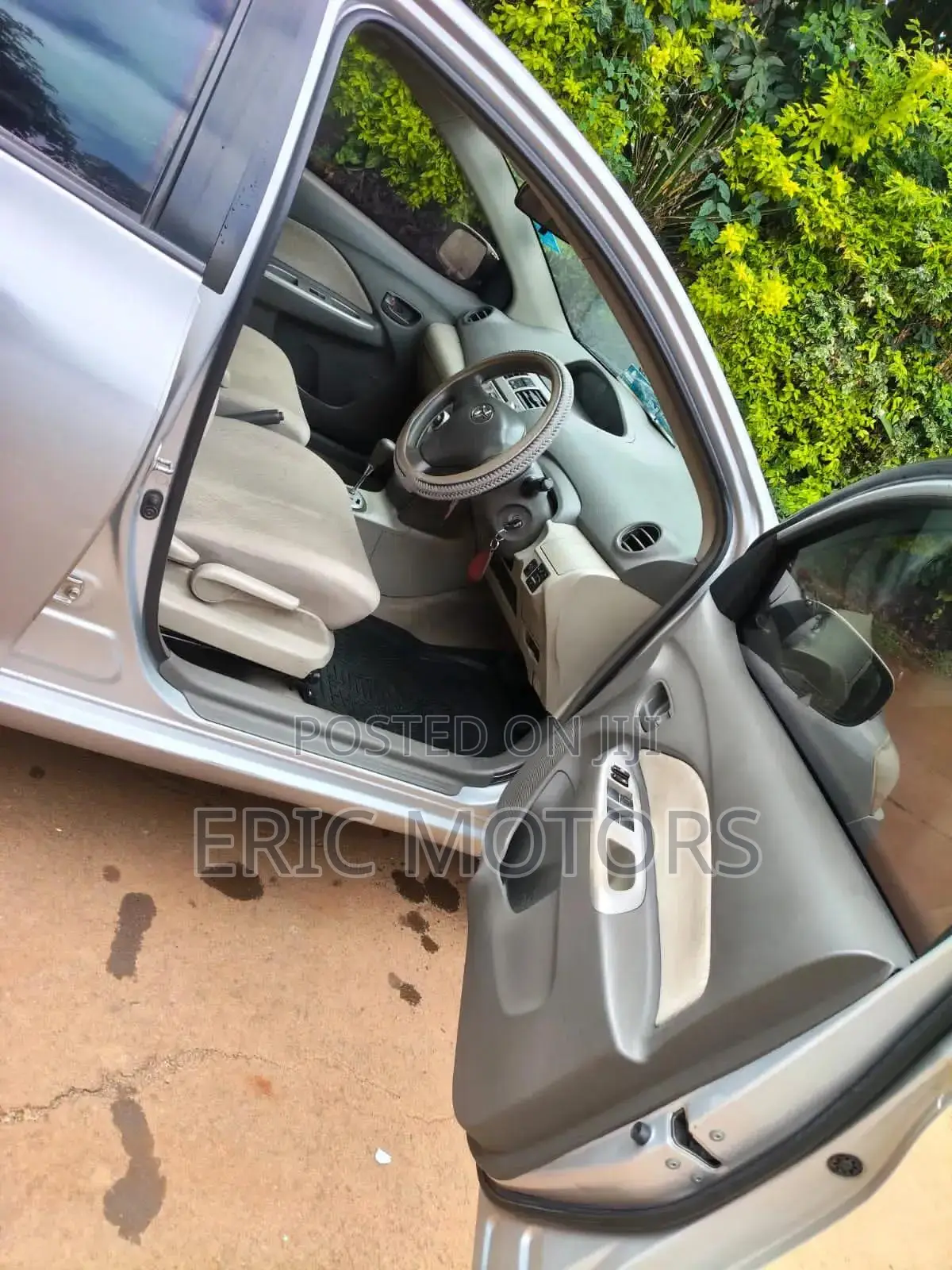 Toyota Belta 2009 Silver