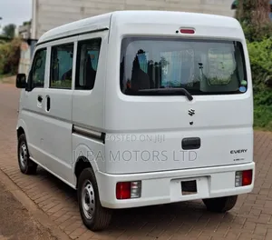 Suzuki Every Wagon 2019 White