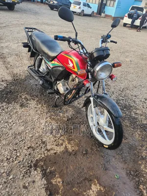 Honda CB 2025 Red