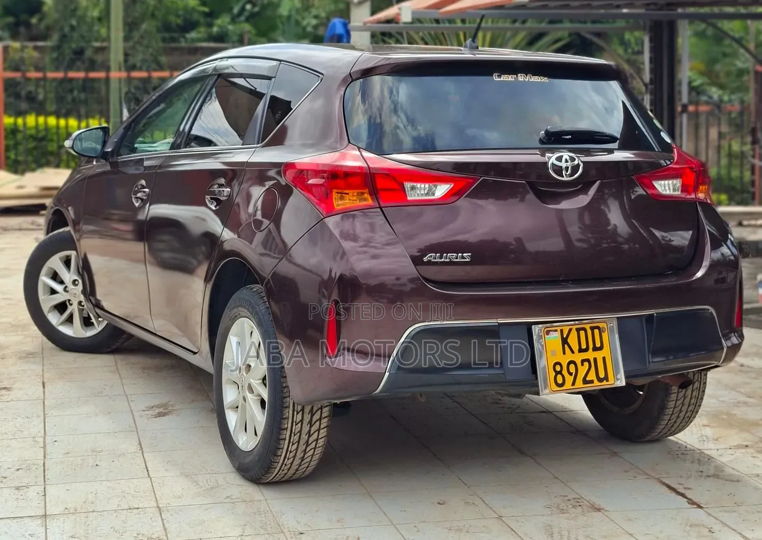 Toyota Auris 2014 Maroon