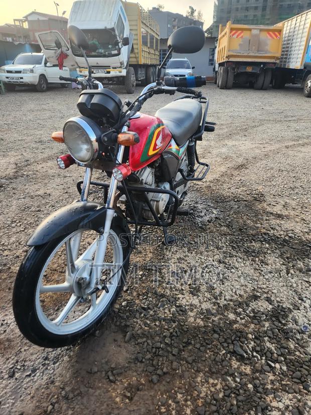 Honda CB 2025 Red - thumbnail 2