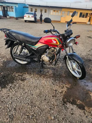 Honda CB 2025 Red
