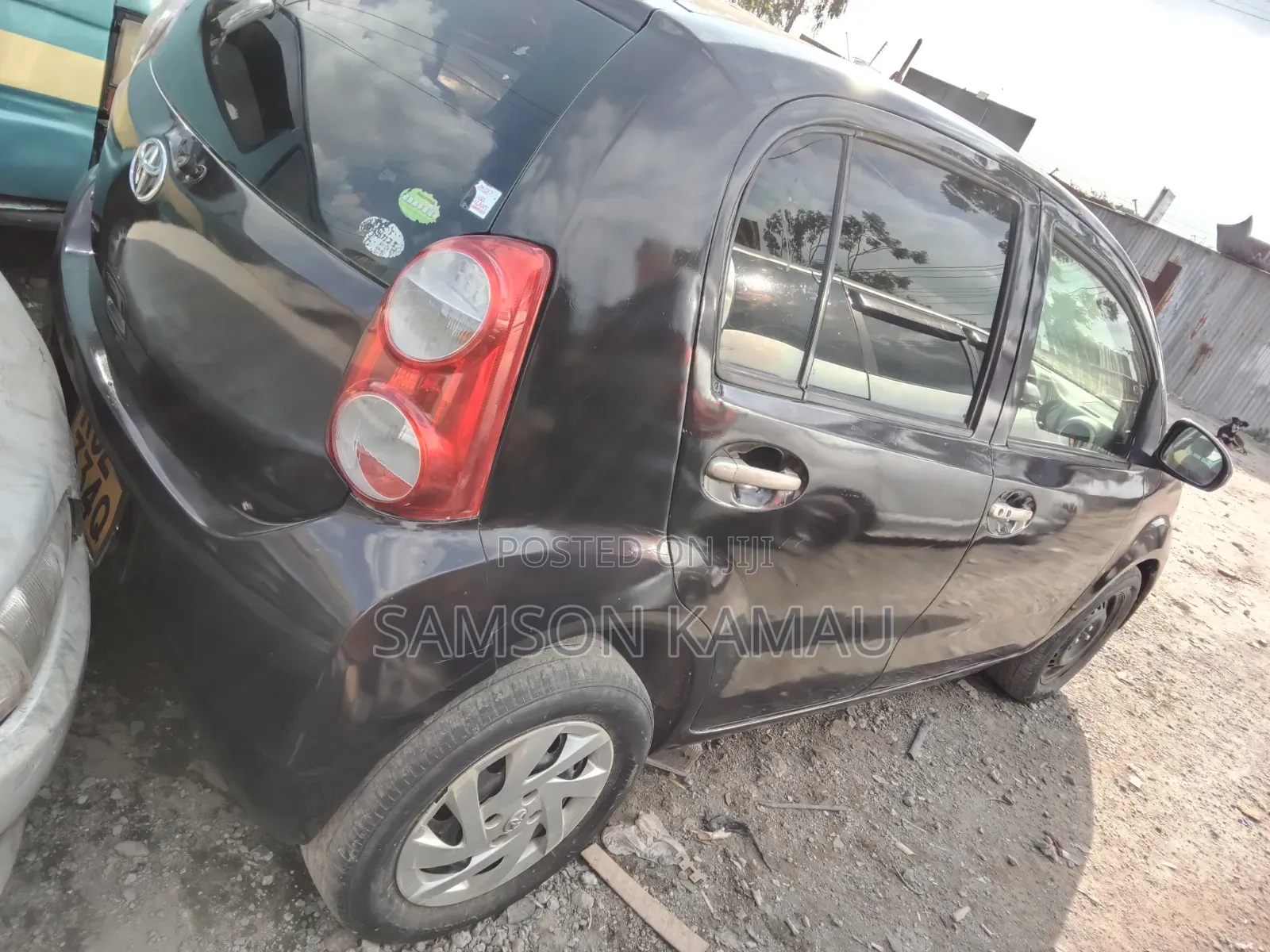 Toyota Passo 2013 Maroon
