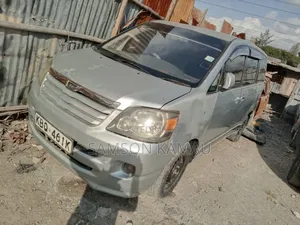 Toyota Voxy 2006 Silver