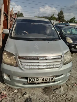 Toyota Voxy 2006 Silver