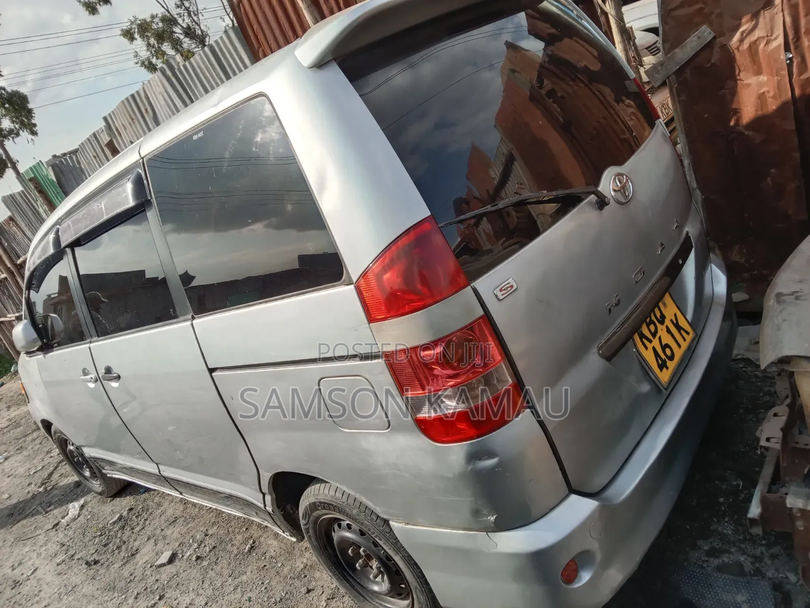 Toyota Voxy 2006 Silver