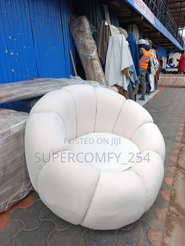 Cozy Pumpkin Sofa - thumbnail 2