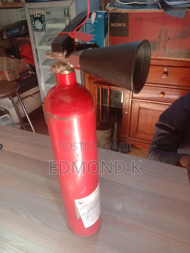 Fire Extinguisher - thumbnail 4