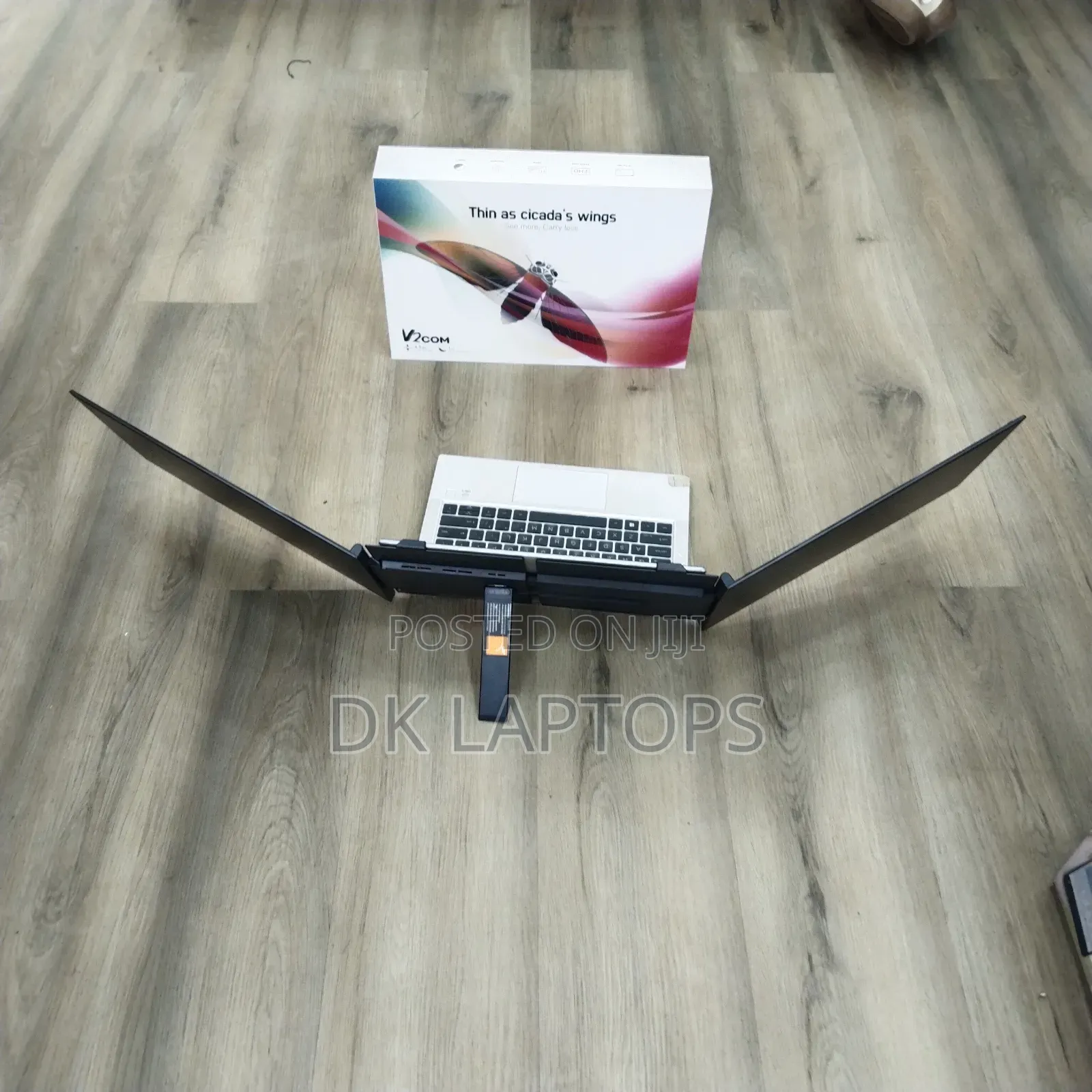V2com S8 Triple Laptop Monitor Extender 14 - Inch (Triscreen)