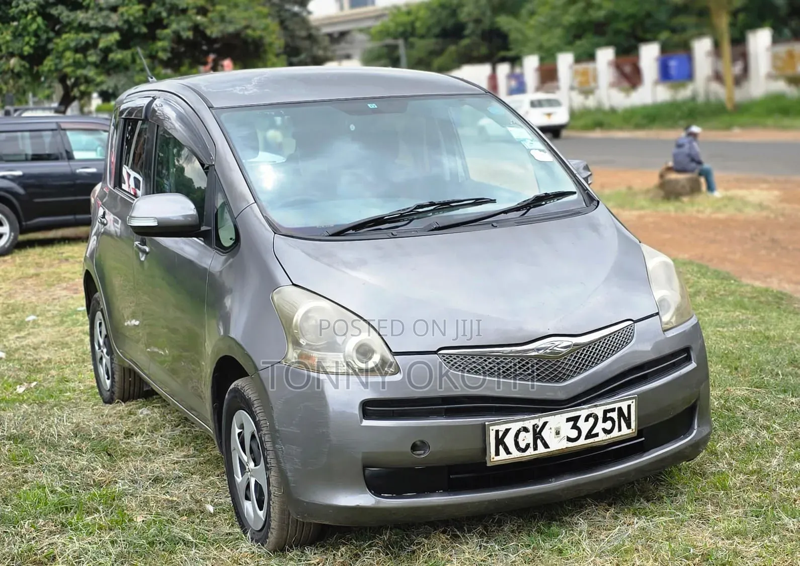 Toyota Ractis 2010 Gray