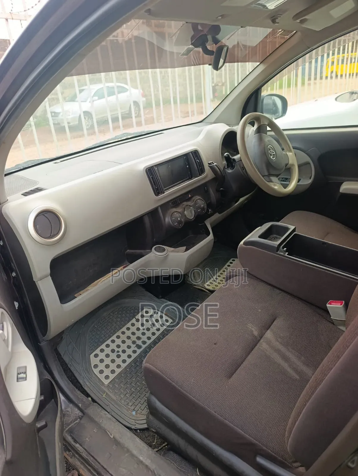 Toyota Passo 2015