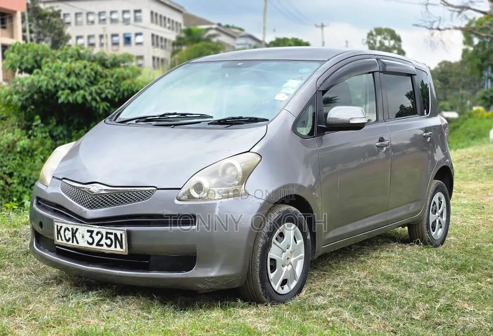 Toyota Ractis 2010 Gray