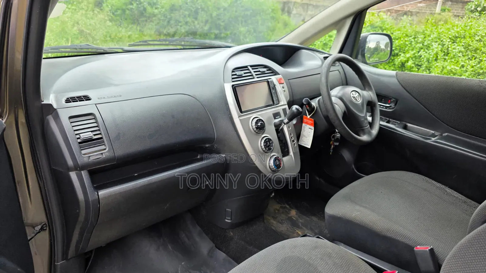 Toyota Ractis 2010 Gray