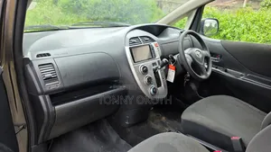 Toyota Ractis 2010 Gray