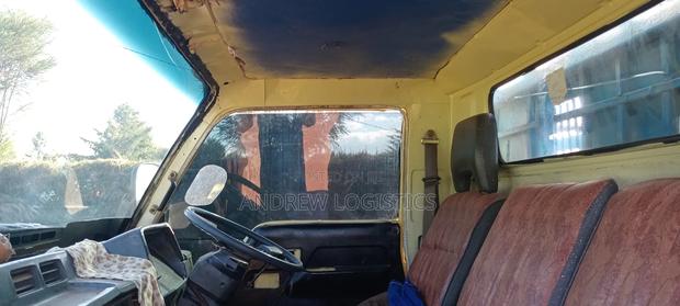 Mitsubishi Canter 1986 Yellow - thumbnail 2