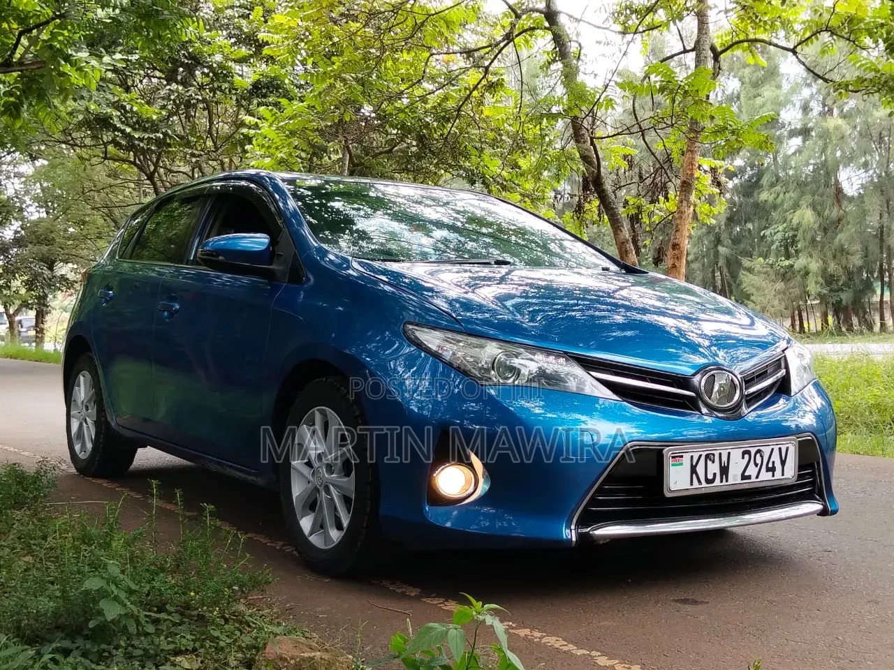 Toyota Auris 2013 Blue