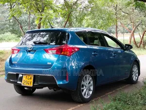 Toyota Auris 2013 Blue