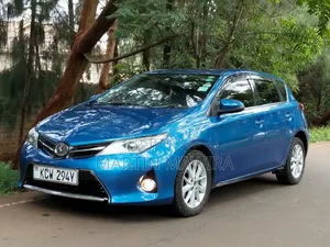 Toyota Auris 2013 Blue