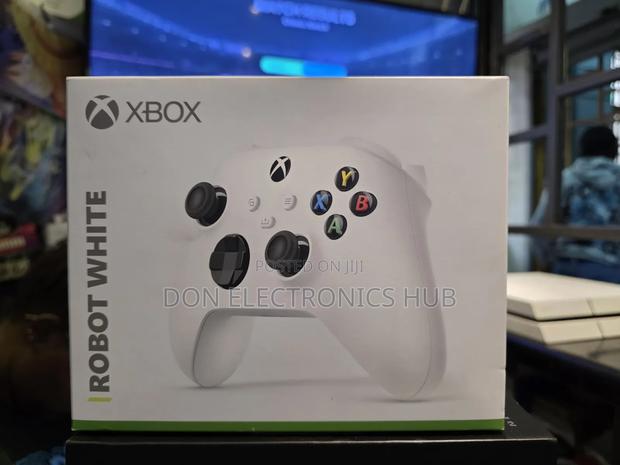 Xbox Series Robot White Controller