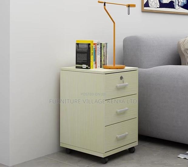Pedestal 3-Drawer Wooden Cabinet. - thumbnail 6