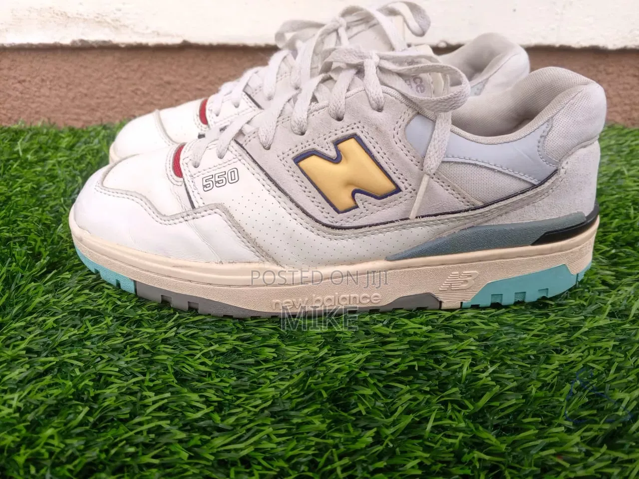 New Balance 550