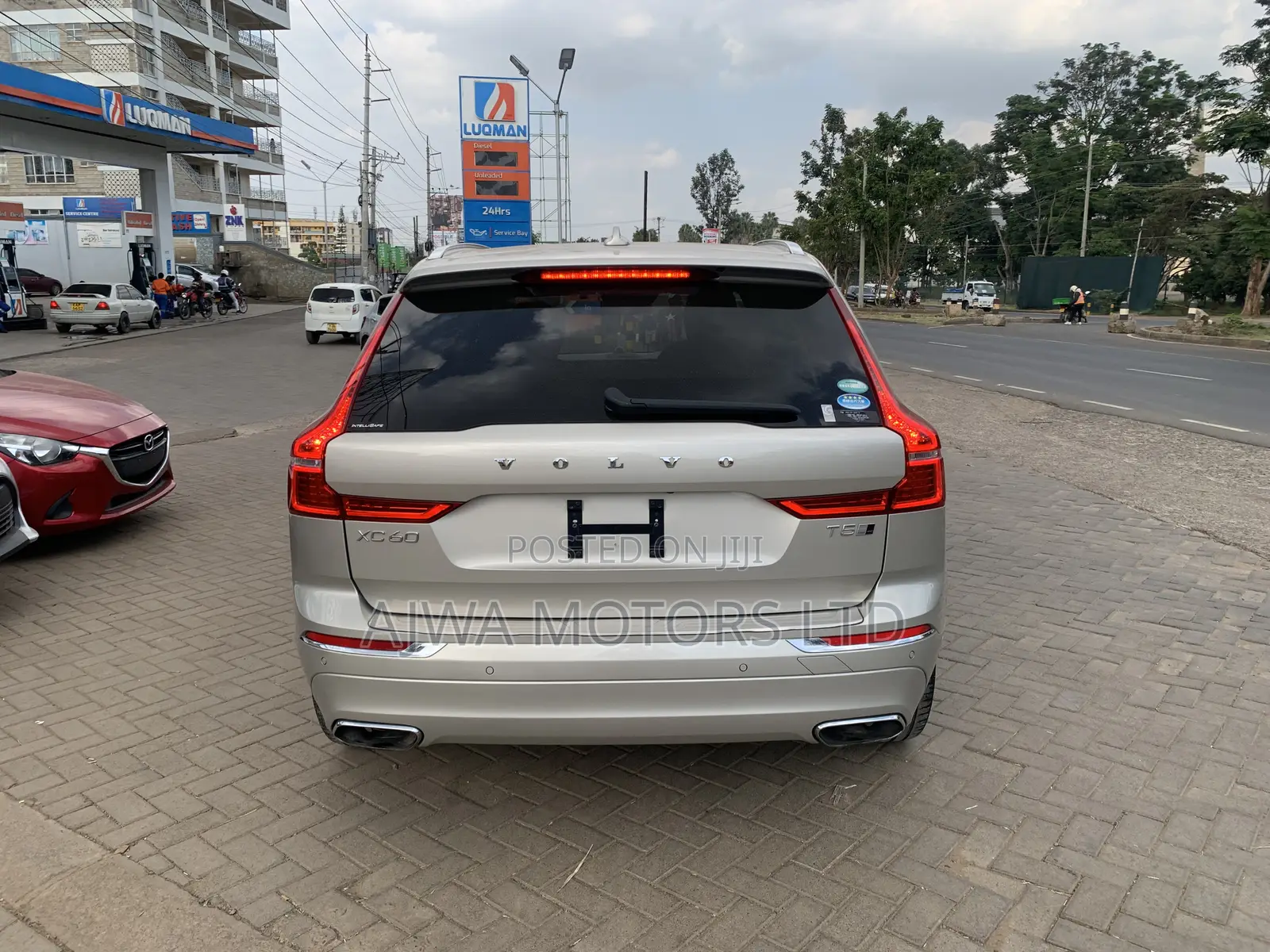 Volvo XC60 T5 Inscription AWD 2019 Gold