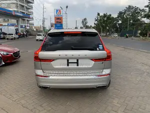 Volvo XC60 T5 Inscription AWD 2019 Gold