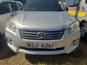 Toyota Vanguard 2011 Silver