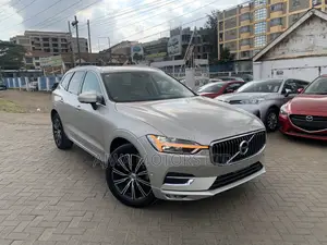 Volvo XC60 T5 Inscription AWD 2019 Gold