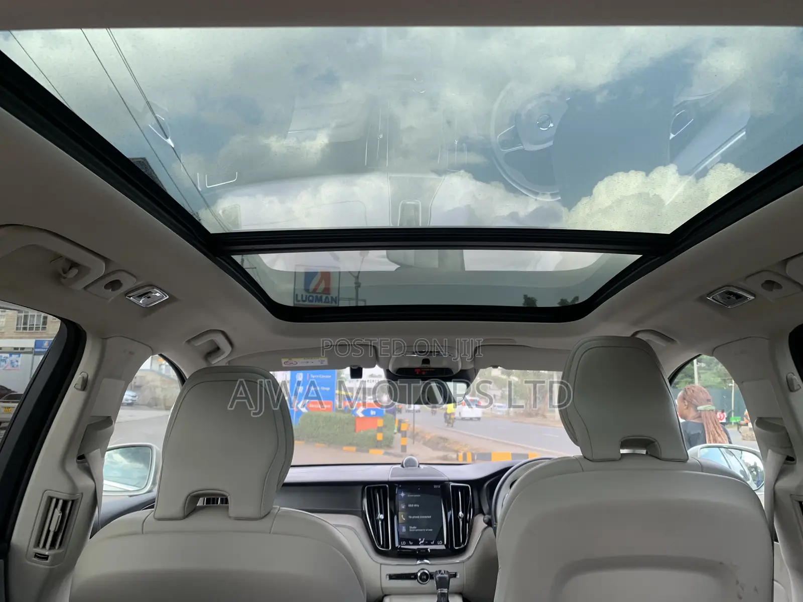 Volvo XC60 T5 Inscription AWD 2019 Gold