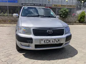 Toyota Succeed 2012 Silver
