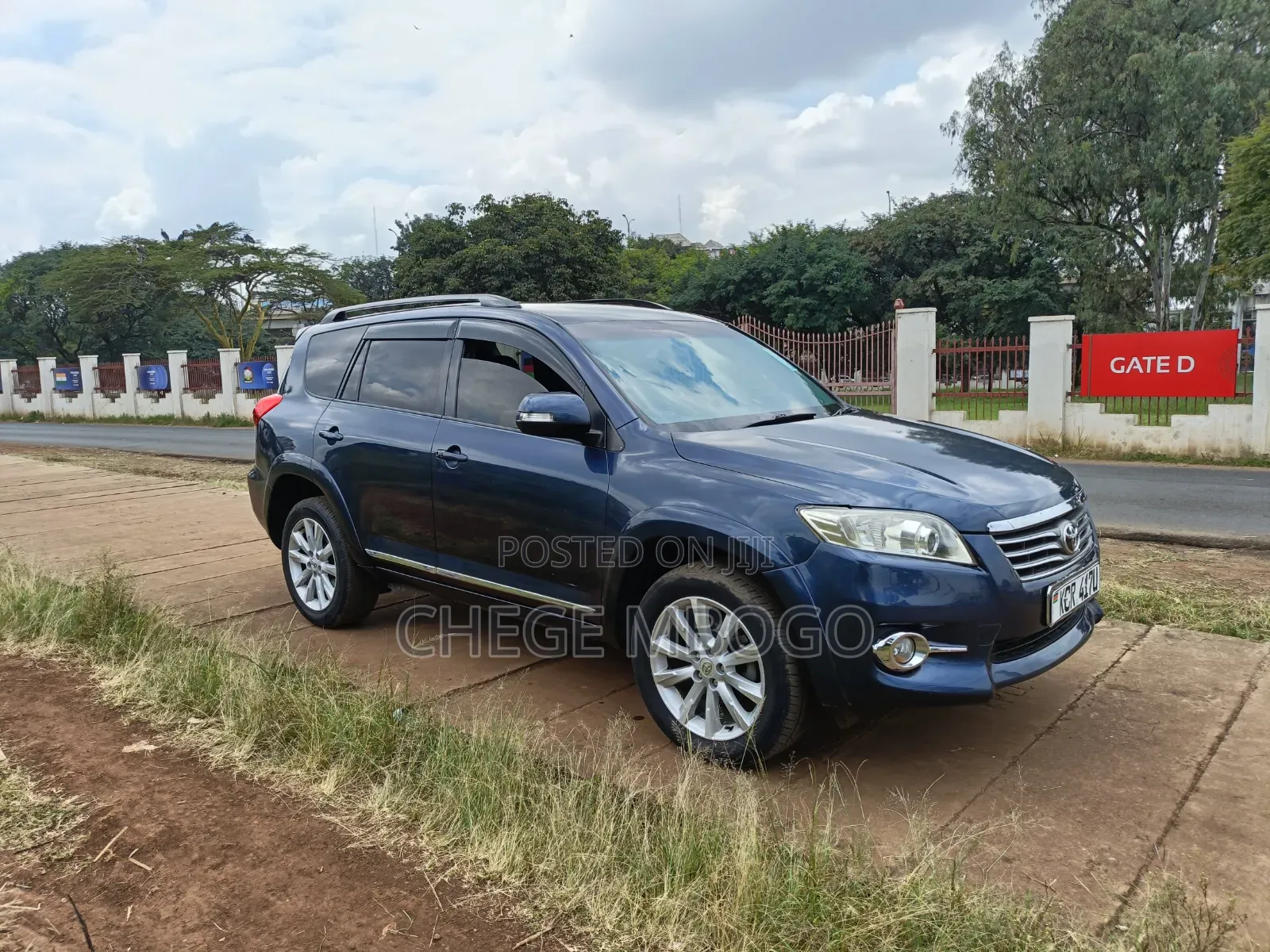 Toyota Vanguard 2012 Blue