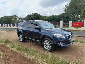 Toyota Vanguard 2012 Blue