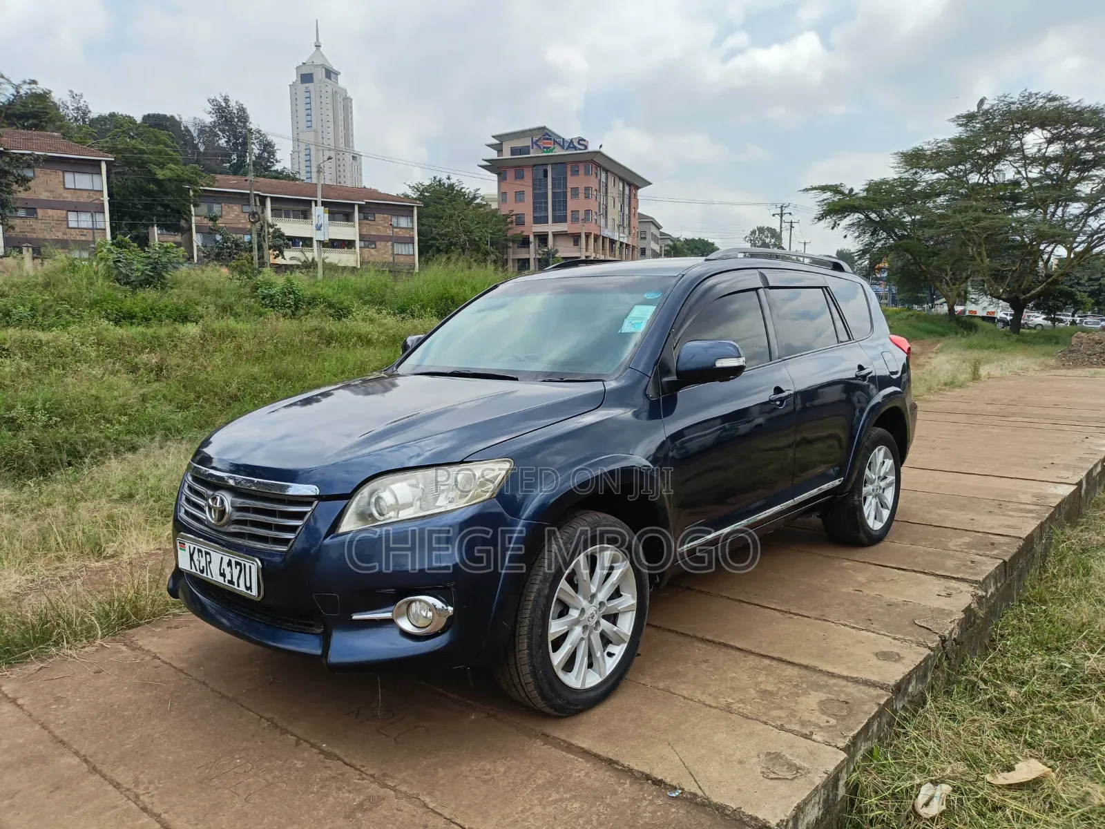 Toyota Vanguard 2012 Blue