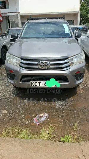 Toyota Hilux 2020 Gray