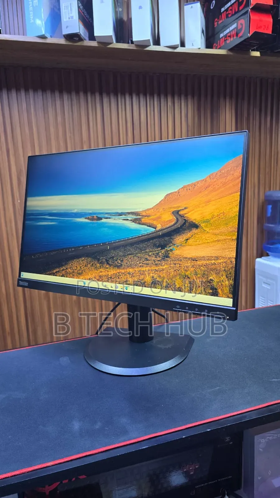 Lenovo Monitors