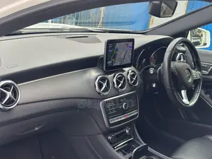 Mercedes-Benz GLA-Class 2019 White