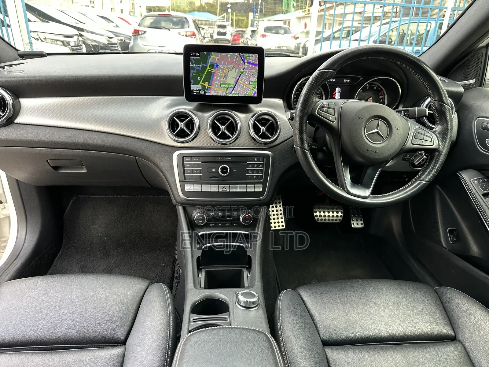 Mercedes-Benz GLA-Class 2019 White