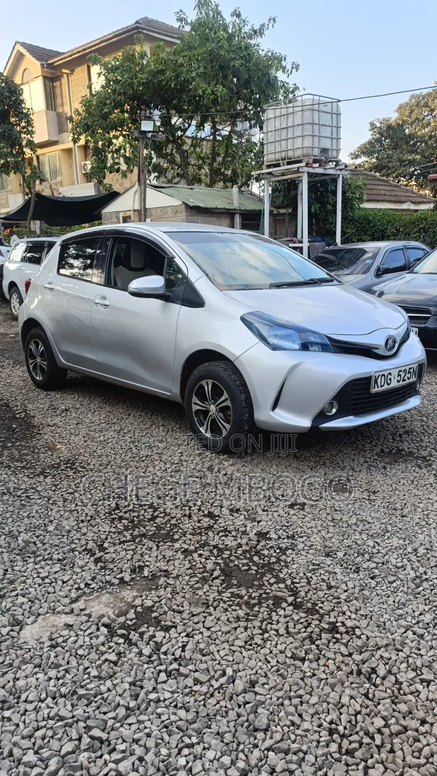Toyota Vitz 2014 Silver