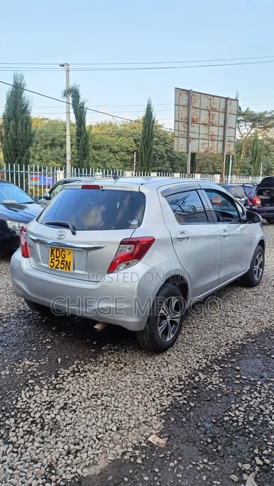 Toyota Vitz 2014 Silver