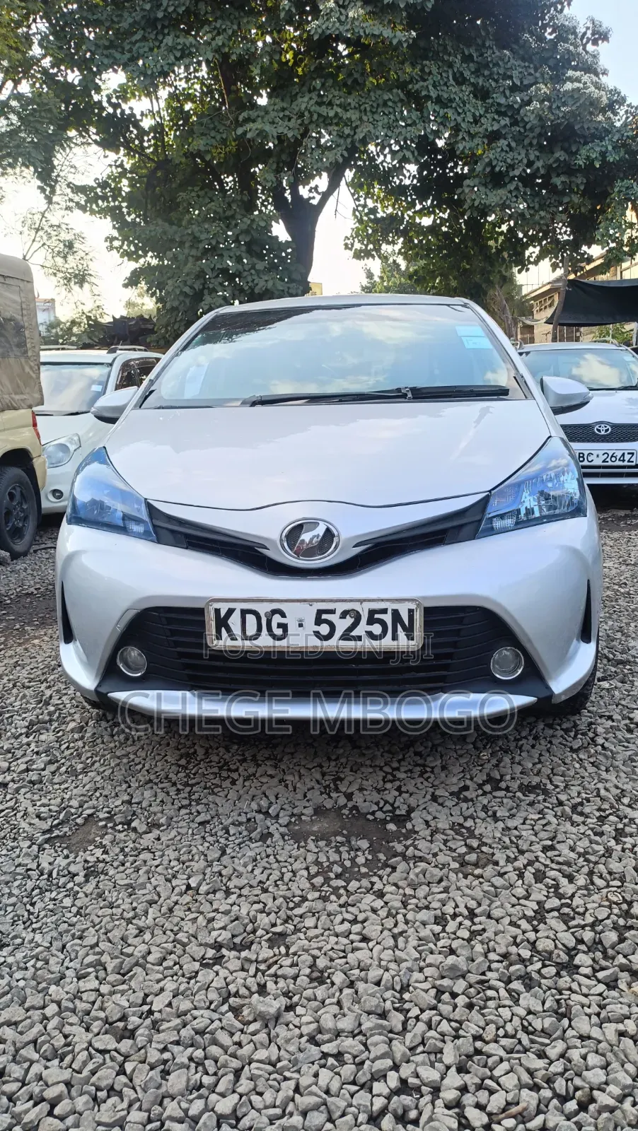 Toyota Vitz 2014 Silver