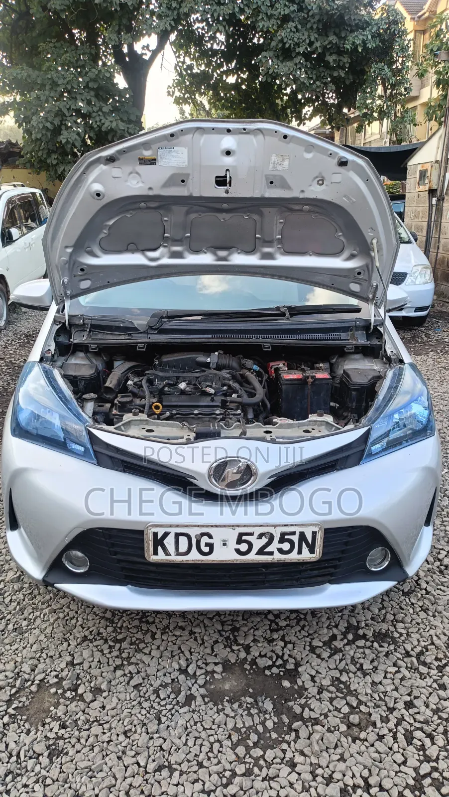 Toyota Vitz 2014 Silver