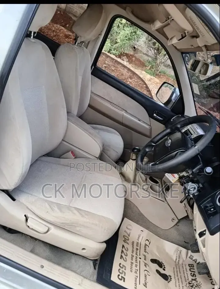 Ford Everest 2010 Beige