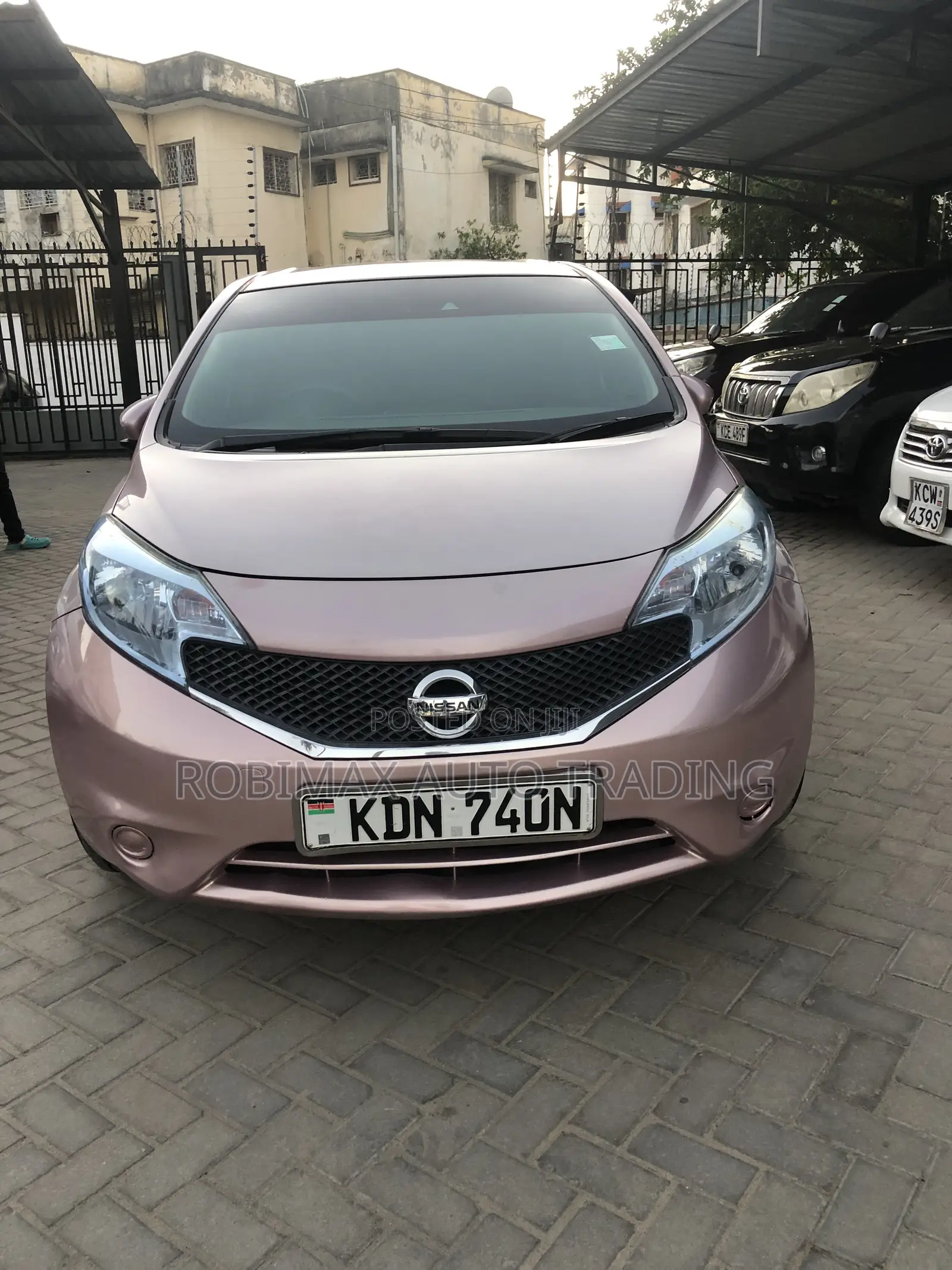 Nissan Note 2016 Pink