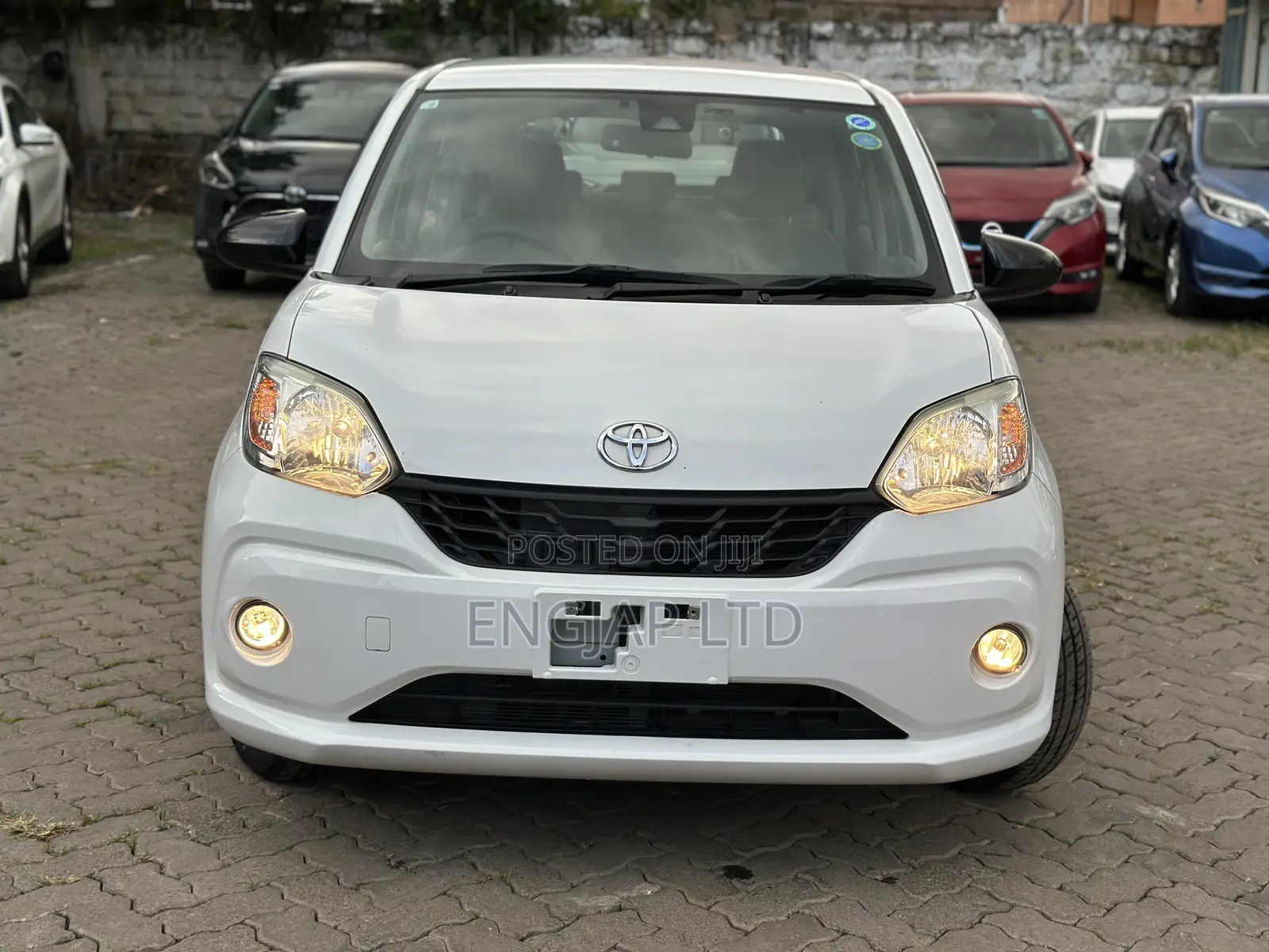 Toyota Passo 1.0 FWD 2018 White